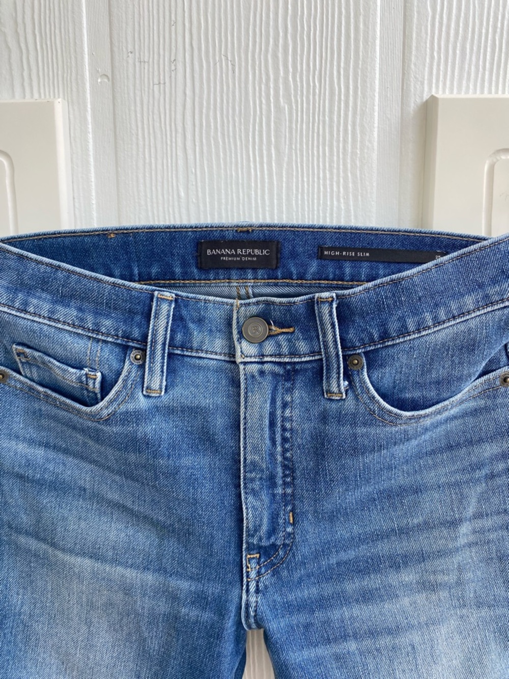 ❤️ BANANA REPUBLIC HIGH RISE SLIM LEG JEANS, 25